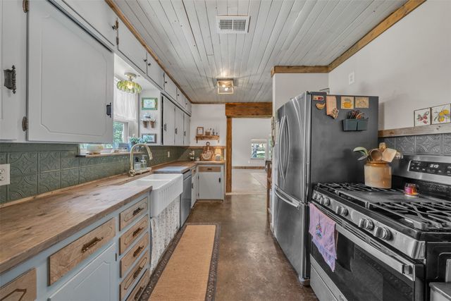 212 Circle Drive, Alvarado, TX 76009