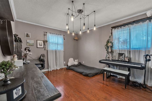 212 Circle Drive, Alvarado, TX 76009