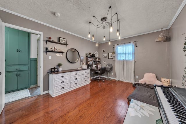212 Circle Drive, Alvarado, TX 76009