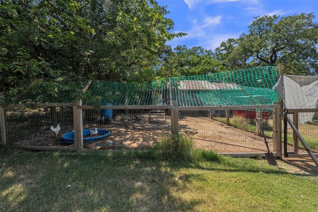 212 Circle Drive, Alvarado, TX 76009