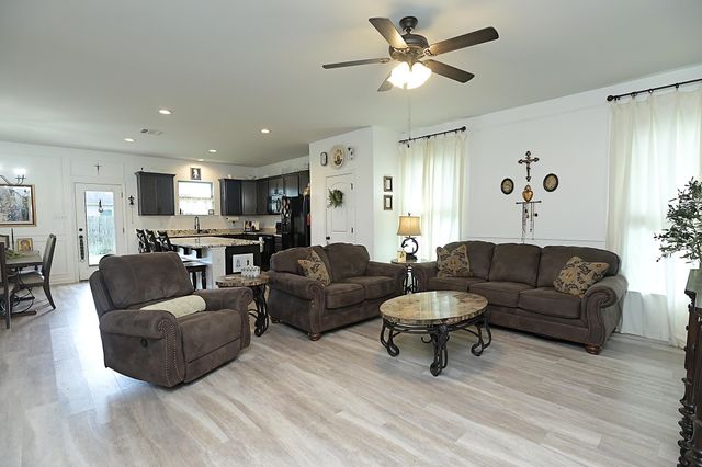 114 Shadow Pointe Road, Thibodaux, LA 70301