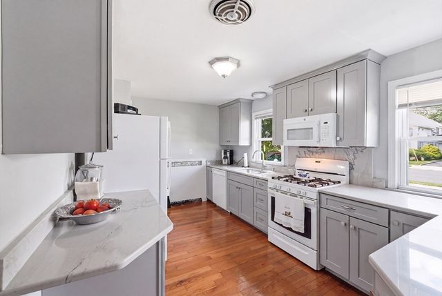 196 N Main St, Leominster, MA 01453