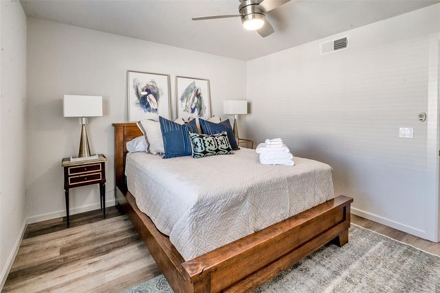 1110 Sherwood Lane 212, Nichols Hills, OK 73116