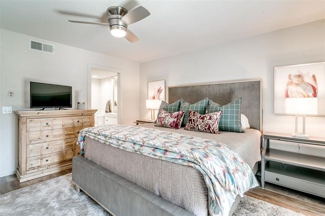 1110 Sherwood Lane 212, Nichols Hills, OK 73116