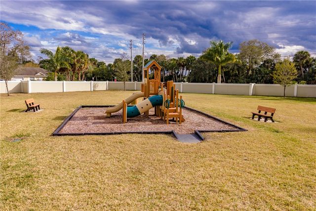 155 52nd Square, Vero Beach, FL 32968