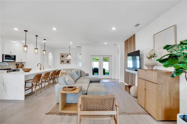 155 52nd Square, Vero Beach, FL 32968