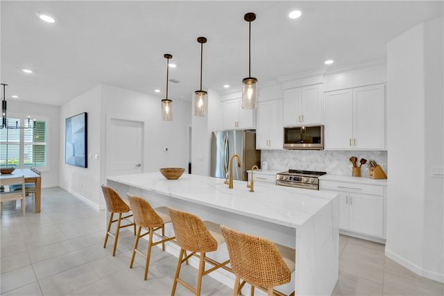 155 52nd Square, Vero Beach, FL 32968