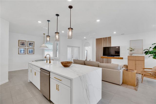 155 52nd Square, Vero Beach, FL 32968