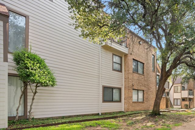 2307 Balsam Drive L205, Arlington, TX 76006