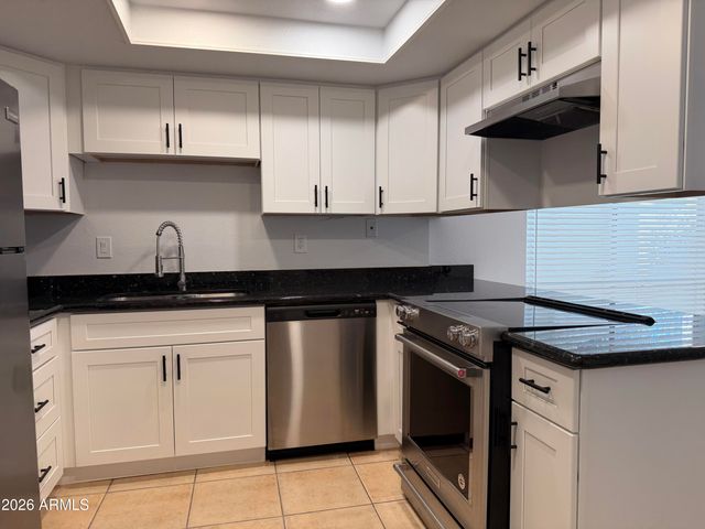 1051 S DOBSON Road 194, Mesa, AZ 85202
