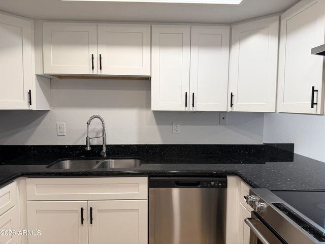 1051 S DOBSON Road 194, Mesa, AZ 85202