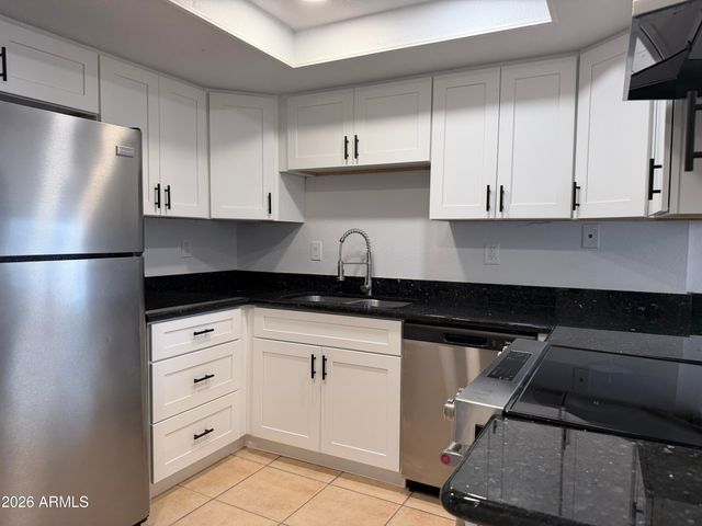 1051 S DOBSON Road 194, Mesa, AZ 85202