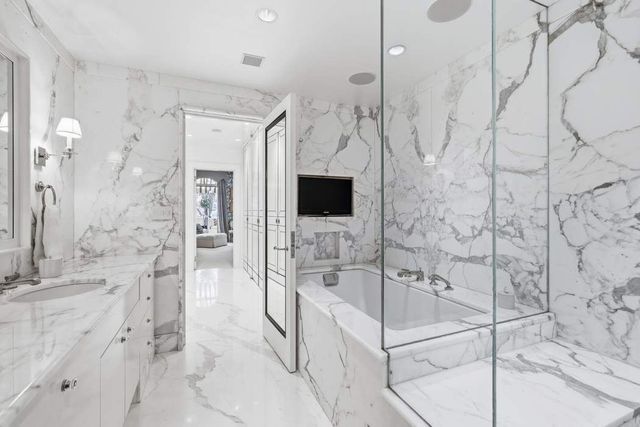 126 E 74th Street, New York City, NY 10021
