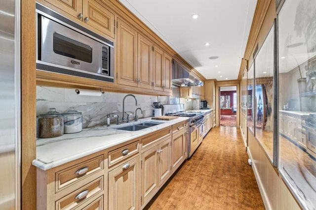 126 E 74th Street, New York City, NY 10021