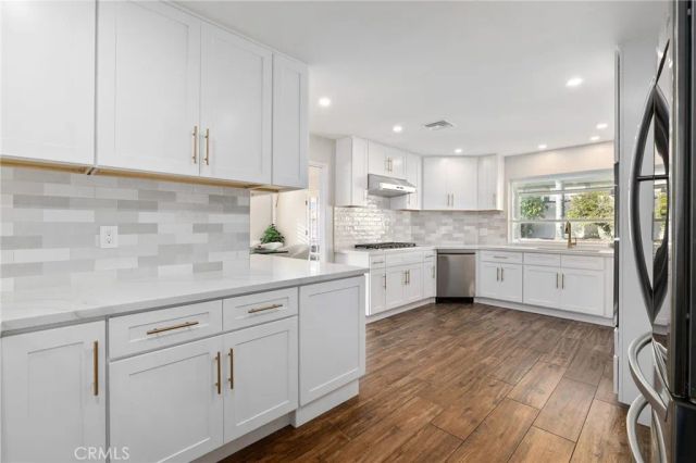 514 N Valley Center Avenue, Glendora, CA 91741