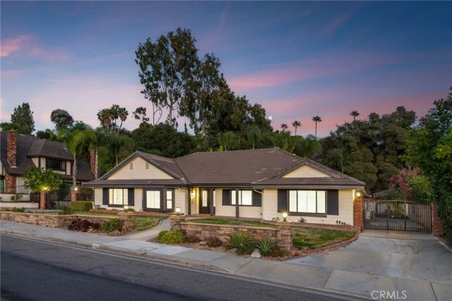 514 N Valley Center Avenue, Glendora, CA 91741