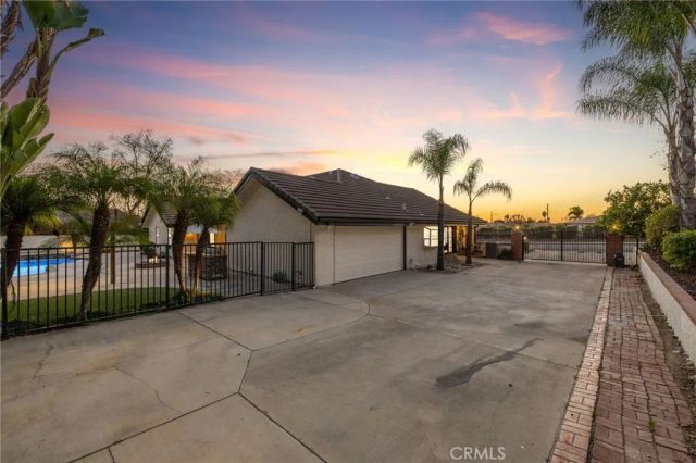 514 N Valley Center Avenue, Glendora, CA 91741