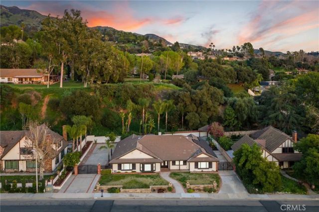 514 N Valley Center Avenue, Glendora, CA 91741