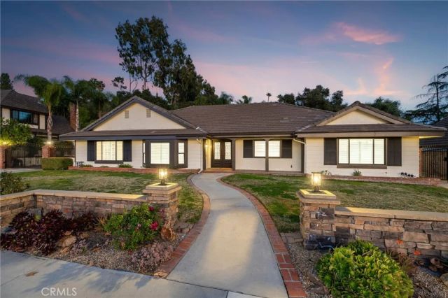 514 N Valley Center Avenue, Glendora, CA 91741