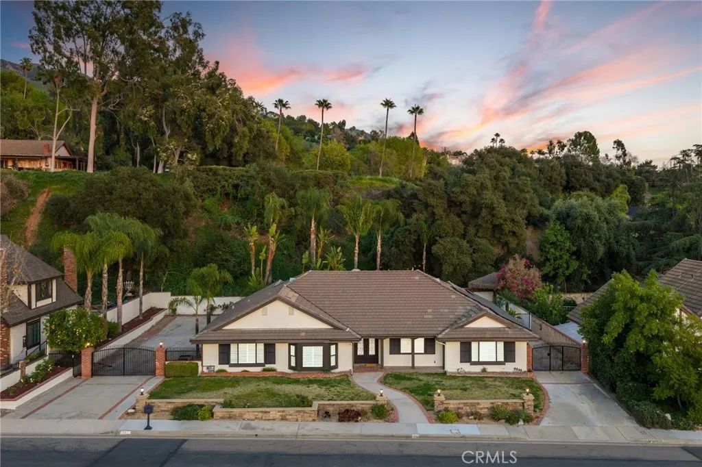 514 N Valley Center Avenue, Glendora, CA 91741