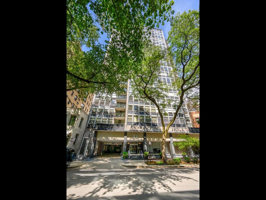 30 E Elm Street 18B, Chicago, IL 60611 — photo 2