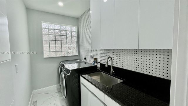 212 SW 179th Ave, Pembroke Pines, FL 33029