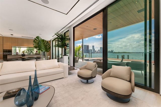1045 N Venetian Dr, Miami, FL 33139