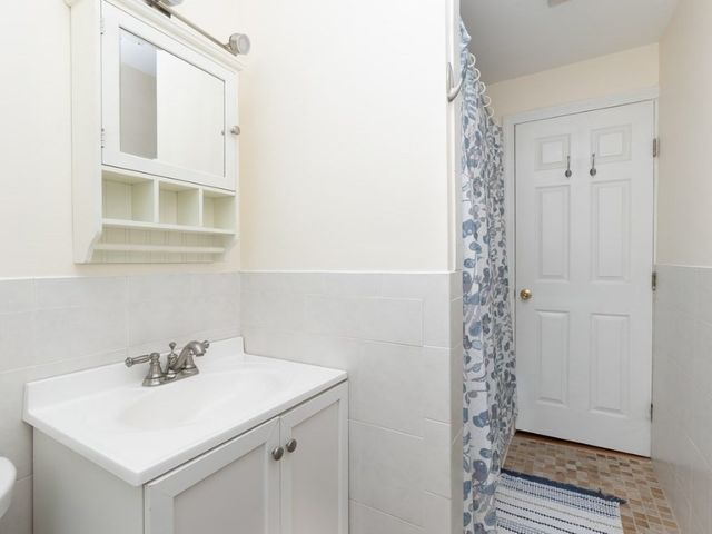 158 Neponset Ave 1, Boston, MA 02122