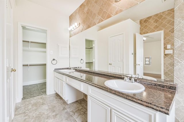 7 Heron Hollow Court, The Woodlands, TX 77382