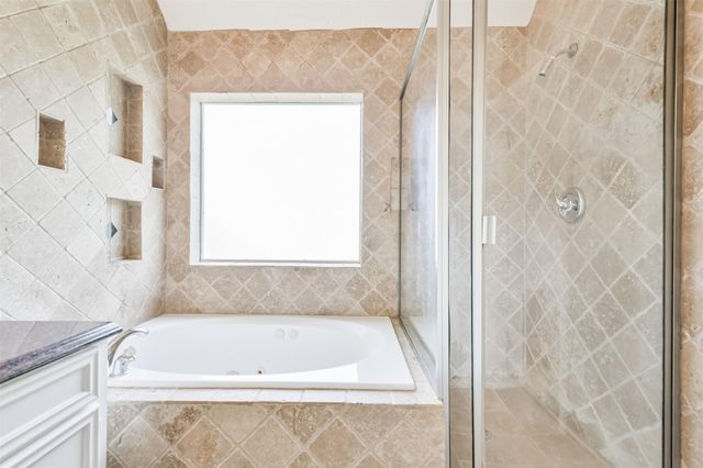 7 Heron Hollow Court, The Woodlands, TX 77382