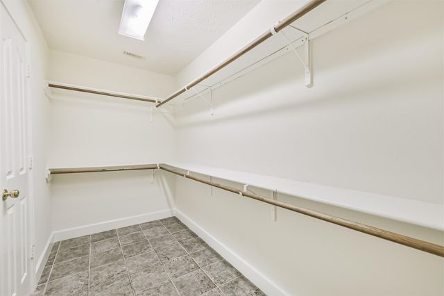 7 Heron Hollow Court, The Woodlands, TX 77382