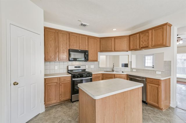 7 Heron Hollow Court, The Woodlands, TX 77382