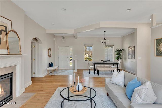 31 Summerfield Circle, Halfmoon, NY 12118