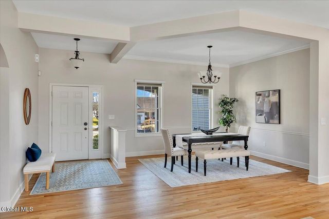 31 Summerfield Circle, Halfmoon, NY 12118