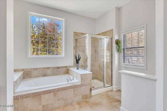 31 Summerfield Circle, Halfmoon, NY 12118