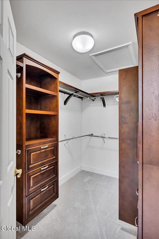 31 Summerfield Circle, Halfmoon, NY 12118