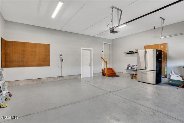 31 Summerfield Circle, Halfmoon, NY 12118