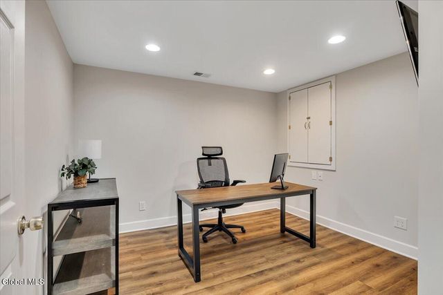 31 Summerfield Circle, Halfmoon, NY 12118