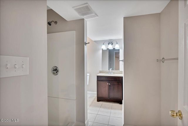 31 Summerfield Circle, Halfmoon, NY 12118