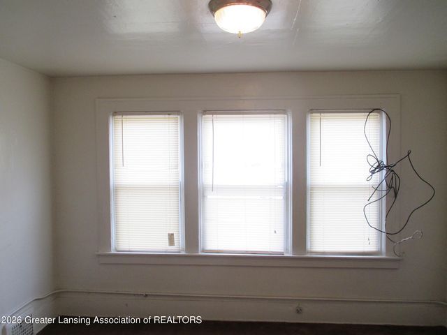 328 S Holmes Street, Lansing, MI 48912