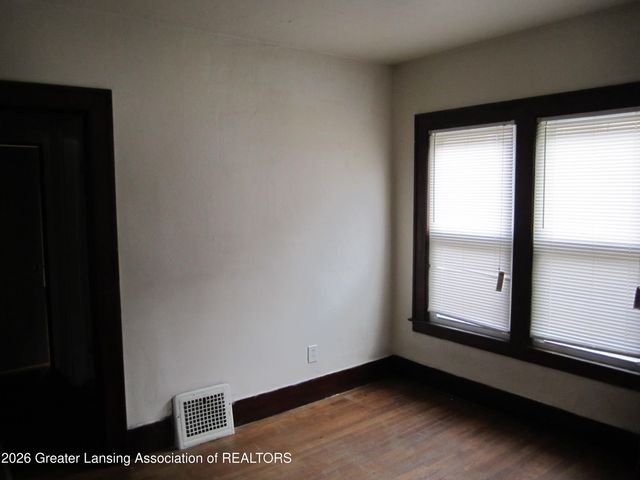 328 S Holmes Street, Lansing, MI 48912