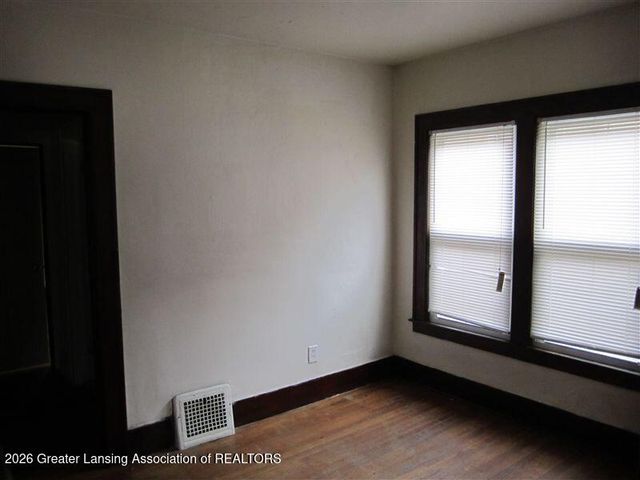 328 S Holmes Street, Lansing, MI 48912