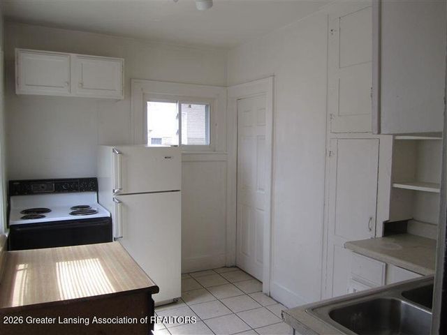 328 S Holmes Street, Lansing, MI 48912