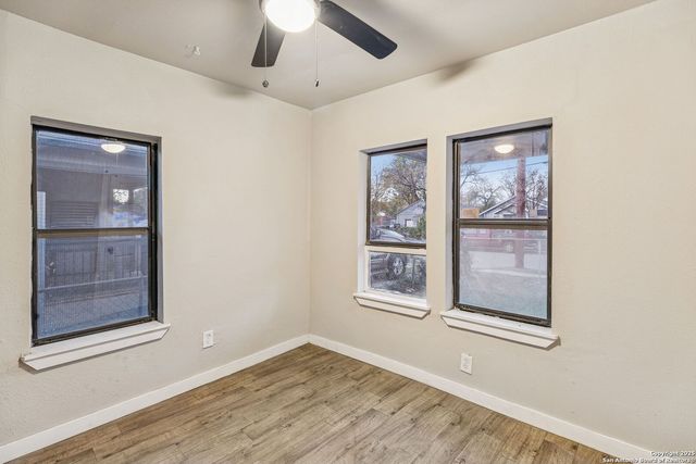 2038 Hidalgo, San Antonio, TX 78207