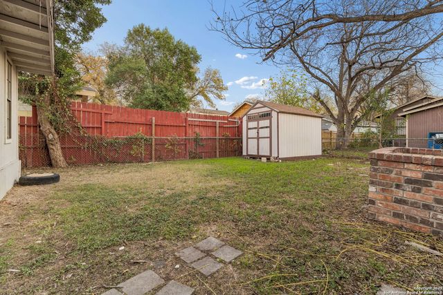 2038 Hidalgo, San Antonio, TX 78207