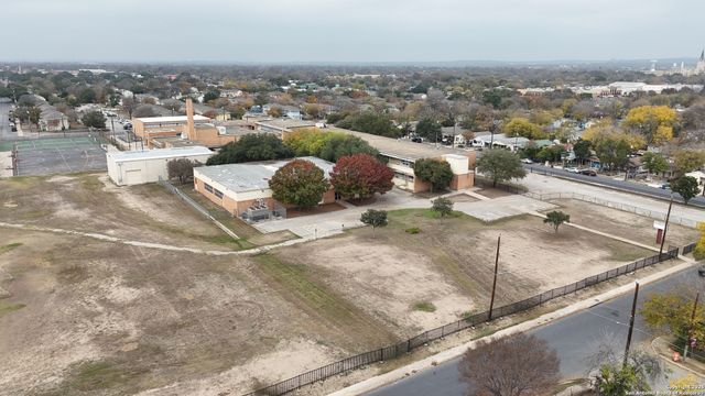 2038 Hidalgo, San Antonio, TX 78207