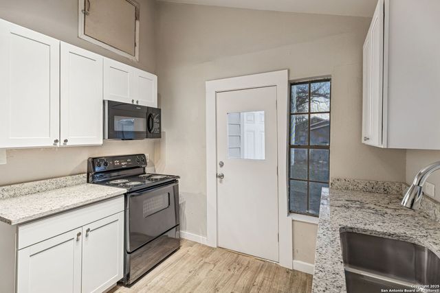 2038 Hidalgo, San Antonio, TX 78207