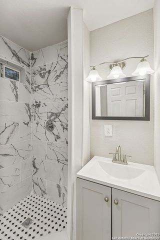 2038 Hidalgo, San Antonio, TX 78207