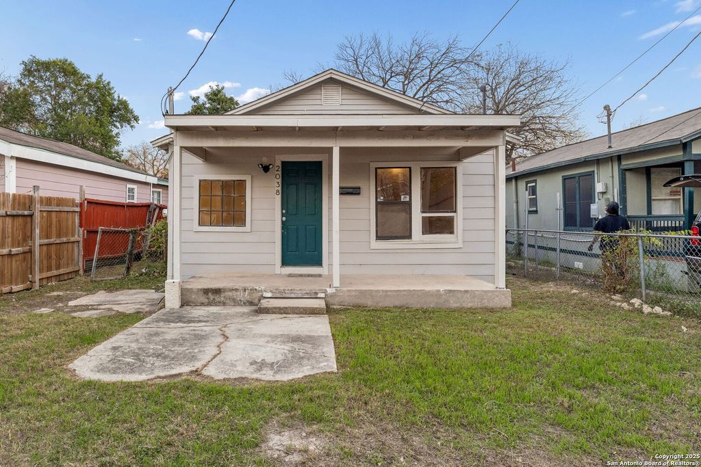 2038 Hidalgo, San Antonio, TX 78207