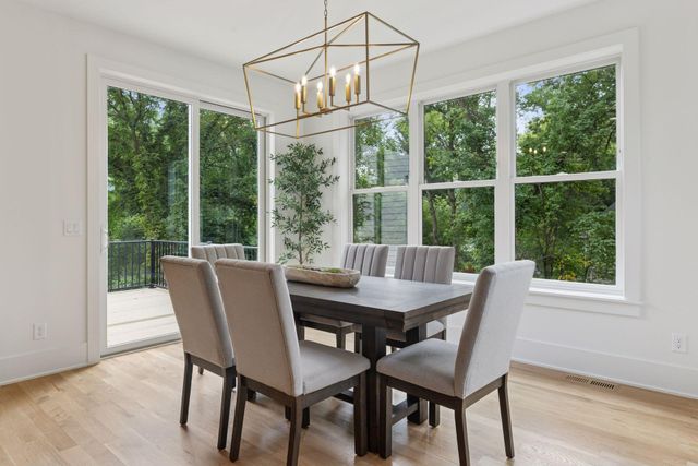 804 Great Oaks Trail, Eagan, MN 55123